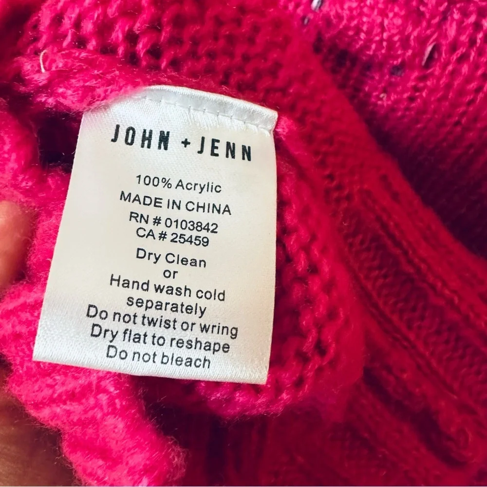 John + Jenn | Pink Raspberry Heart Bubbles Chunky Turtleneck Sweater Size Medium